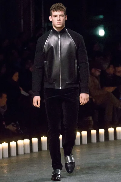 Look 46